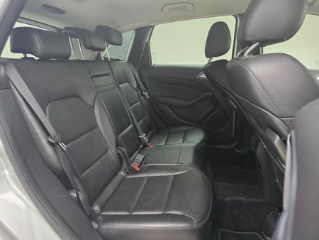 2014-Mercedes-Benz-B-Class-B-250-BE-Auto_12