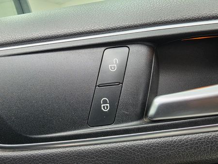 2014-Mercedes-Benz-B-Class-B-250-BE-Auto_16