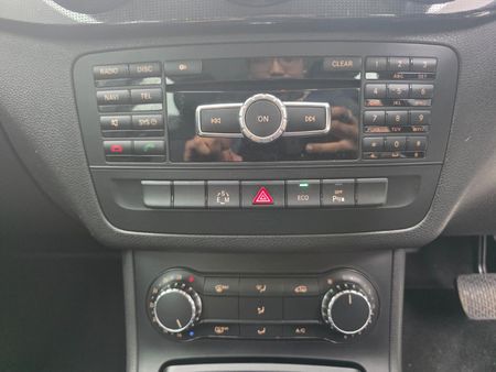 2014-Mercedes-Benz-B-Class-B-250-BE-Auto_25