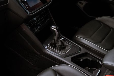 2021-Volkswagen-Tiguan-14-TSI-R-Line-DSG-Auto-110kW_12