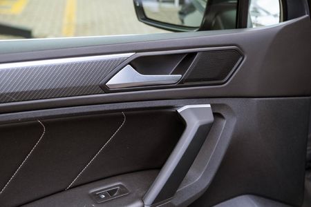 2021-Volkswagen-Tiguan-14-TSI-R-Line-DSG-Auto-110kW_15
