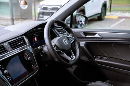 2021-Volkswagen-Tiguan-14-TSI-R-Line-DSG-Auto-110kW_6