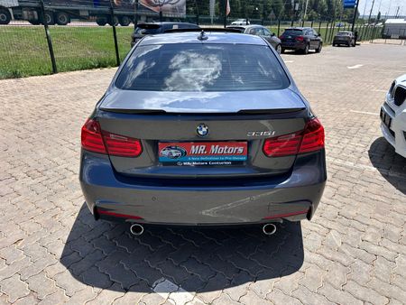 2014-BMW-3-Series-335i-M-Performance-Edition_5