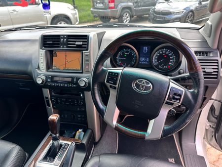 2010-Toyota-Land-Cruiser-Prado-40-V6-VX-Auto_12