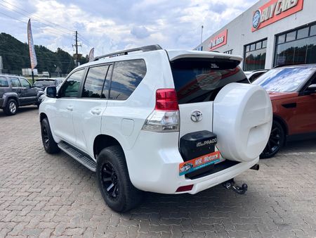 2010-Toyota-Land-Cruiser-Prado-40-V6-VX-Auto_3