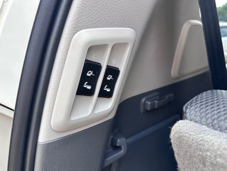 2010-Toyota-Land-Cruiser-Prado-40-V6-VX-Auto_7