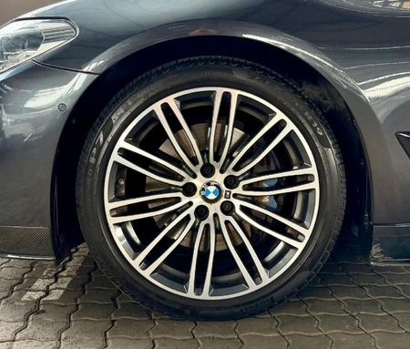 2017-BMW-5-Series-530d-M-Sport-Auto_9