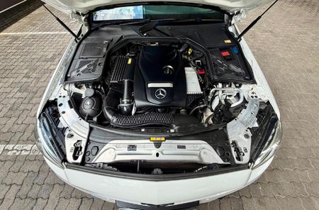 2014-Mercedes-Benz-C-Class-C-250-AMG-Line-Auto_9