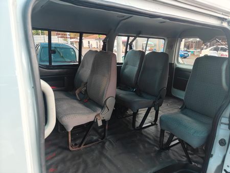 2016-Toyota-Quantum-25-D-4D-10-seat_10