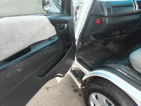 2016-Toyota-Quantum-25-D-4D-10-seat_12