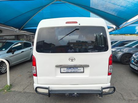 2016-Toyota-Quantum-25-D-4D-10-seat_3