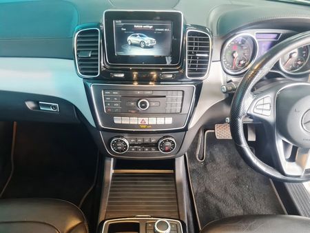 2019-Mercedes-Benz-GLE-Coupe-350d-4Matic_16