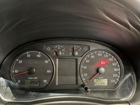2013-Volkswagen-Polo-Vivo-16-GT-3-dr_10