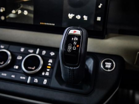 2023-Land-Rover-Defender-110-D300-HSE-X-Dynamic_19