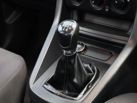 2018-Ford-Figo-15-Ambiente-5-dr_14