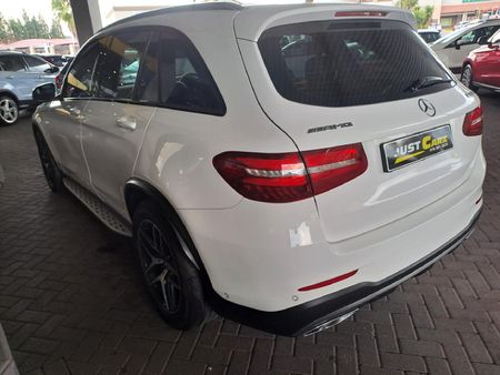 2017-Mercedes-AMG-GLC-43-AMG-4Matic_4