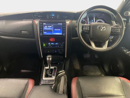 2024-Toyota-Fortuner-28-GD-6-4x4-Auto_10
