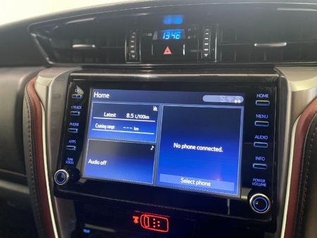 2024-Toyota-Fortuner-28-GD-6-4x4-Auto_11