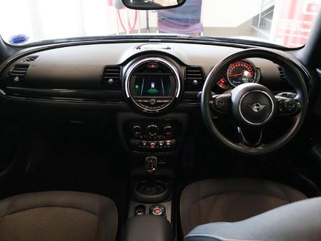 2020-MINI-Clubman-Cooper-Auto_10