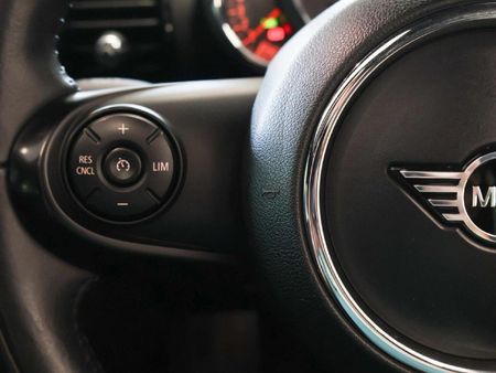 2020-MINI-Clubman-Cooper-Auto_13