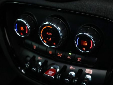 2020-MINI-Clubman-Cooper-Auto_15