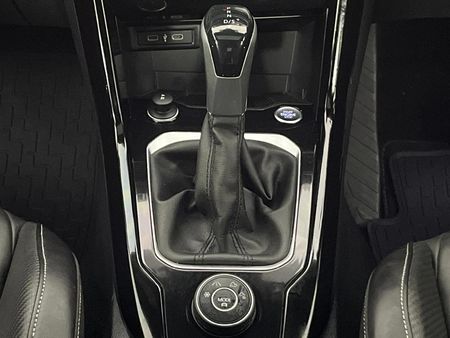 2023-Volkswagen-T-Roc-20-TSI-4M-R-Line-Auto_10