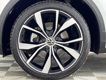 2023-Volkswagen-T-Roc-20-TSI-4M-R-Line-Auto_4