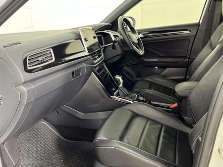 2023-Volkswagen-T-Roc-20-TSI-4M-R-Line-Auto_8