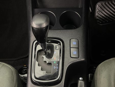 2021-Toyota-Hilux-28-GD-6-Raised-Body-Legend-Auto-Double-Cab_10