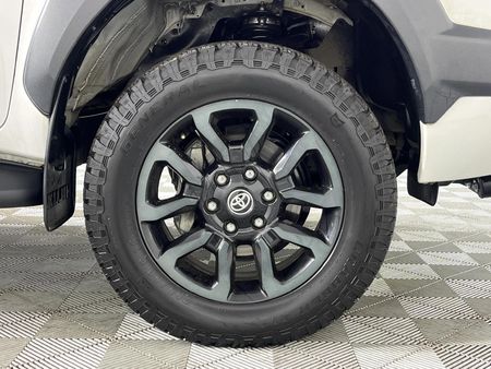 2021-Toyota-Hilux-28-GD-6-Raised-Body-Legend-Auto-Double-Cab_4