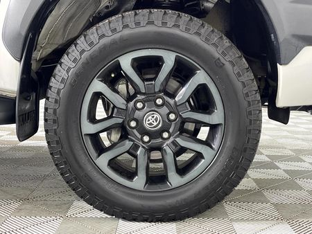 2021-Toyota-Hilux-28-GD-6-Raised-Body-Legend-Auto-Double-Cab_5
