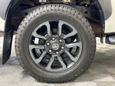 2021-Toyota-Hilux-28-GD-6-Raised-Body-Legend-Auto-Double-Cab_6