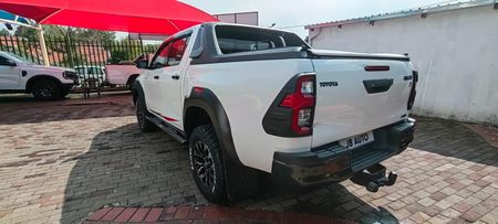 2024-Toyota-Hilux-28GD-6-GR-Sport-Double-Cab-4x4_10
