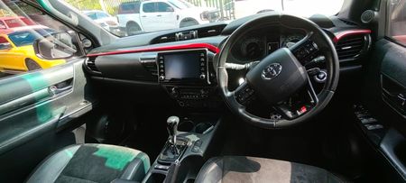 2024-Toyota-Hilux-28GD-6-GR-Sport-Double-Cab-4x4_12