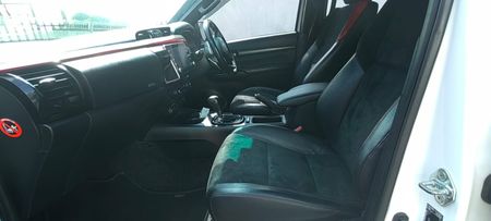 2024-Toyota-Hilux-28GD-6-GR-Sport-Double-Cab-4x4_15
