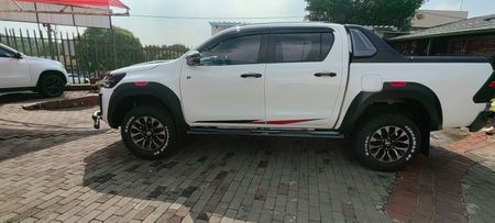 2024-Toyota-Hilux-28GD-6-GR-Sport-Double-Cab-4x4_7
