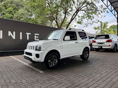 2015-Suzuki-Jimny-13_0