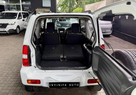 2015-Suzuki-Jimny-13_9
