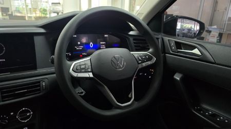 2026-Volkswagen-Polo-10-TSI_6