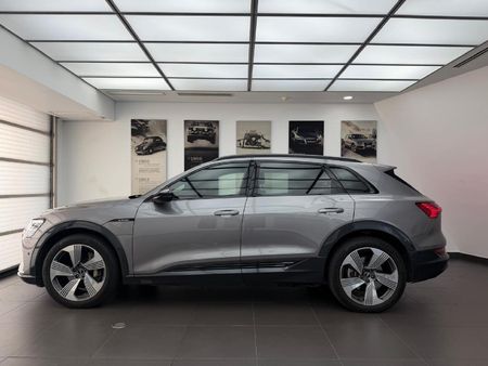 2022-Audi-e-tron-55-Advanced_3