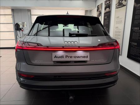 2022-Audi-e-tron-55-Advanced_5