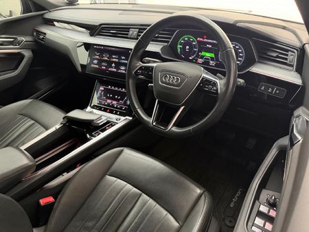 2022-Audi-e-tron-55-Advanced_6