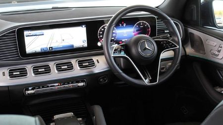 2025-Mercedes-Benz-GLE-300d-4Matic_15