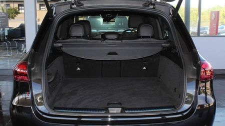 2025-Mercedes-Benz-GLE-300d-4Matic_21