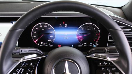 2025-Mercedes-Benz-GLE-300d-4Matic_4