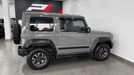 2022-Suzuki-Jimny-15-GLX-Auto_16