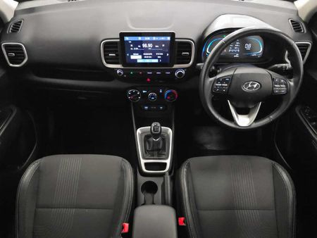 2024-Hyundai-Venue-10-TGDI-Fluid_9