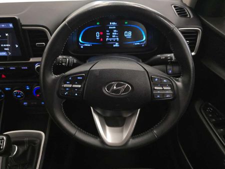 2024-Hyundai-Venue-10-TGDI-Fluid_13