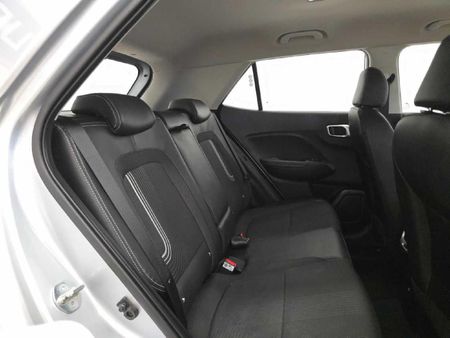 2024-Hyundai-Venue-10-TGDI-Fluid_16