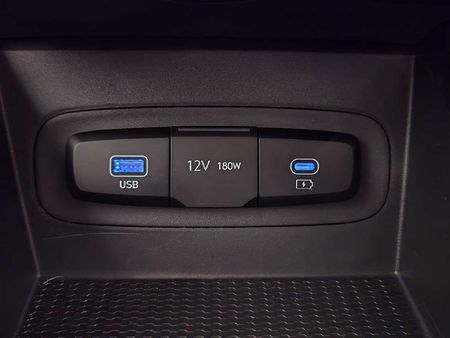 2024-Hyundai-Venue-10-TGDI-Fluid_23